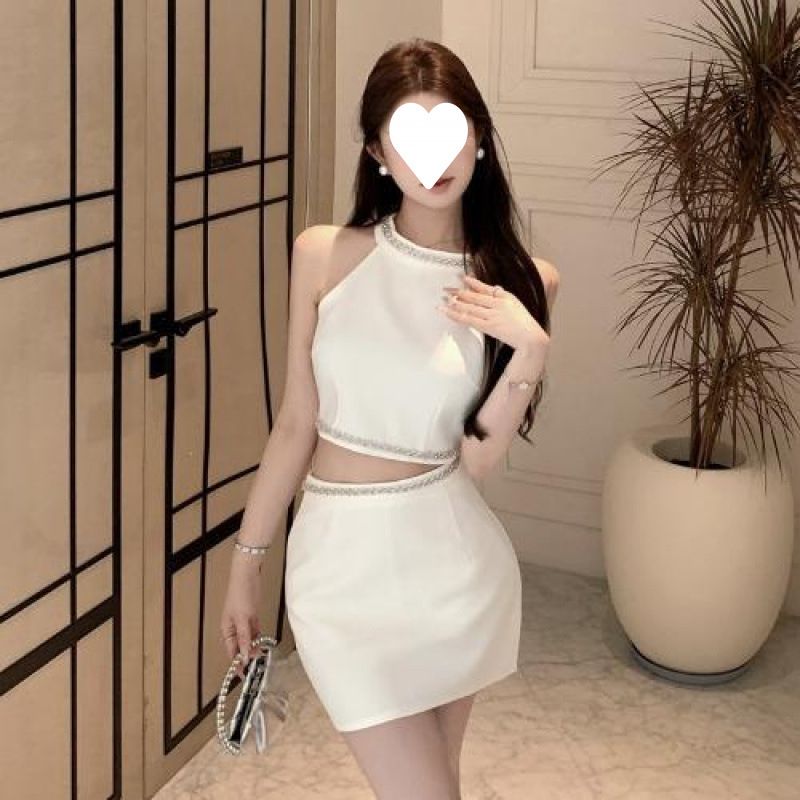 Korean Version Little Elegant Halter Neck Off-Shoulder Heavy Embellished Top + High Waist Versatile Skirt_ecoleips.com