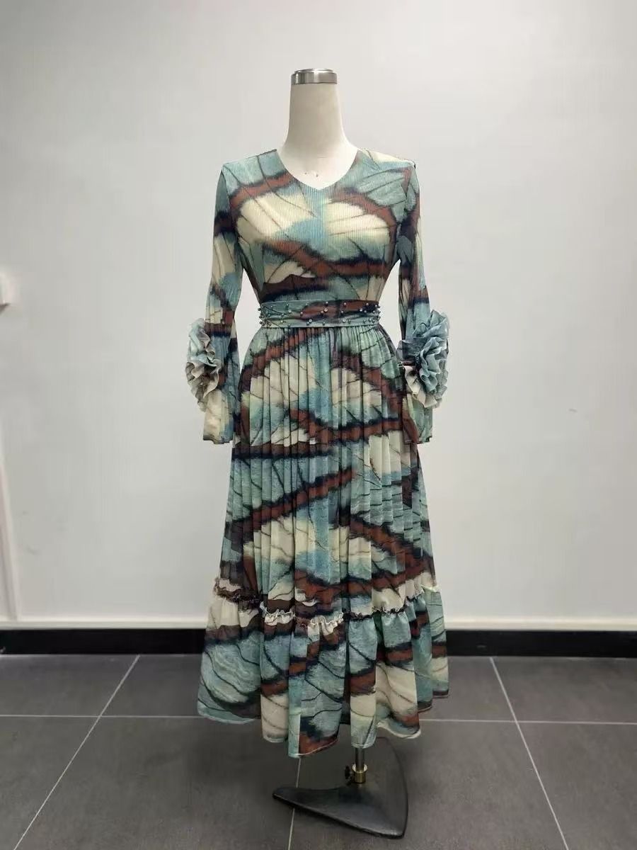 Spring New Women's Plus Size Slim Fit V Neck Printed Pleated Casual Dress European American Fashion 2026_ecoleips.com