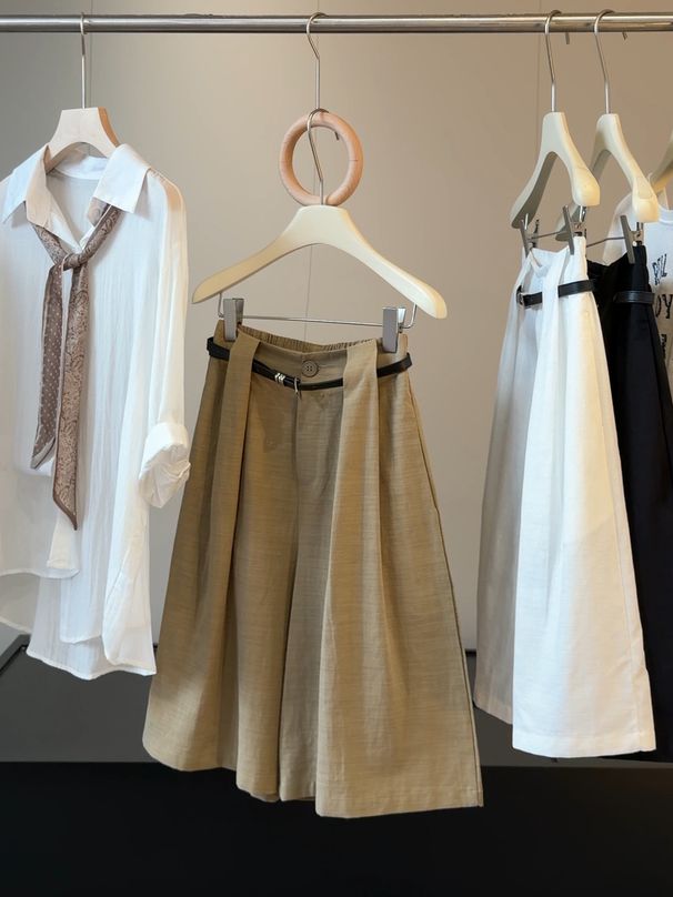 High-Waisted Relaxed Vintage Linen Shorts for Women Loose Fitting Wide-Leg Mid-Length Pants Versatile New Summer 2026 Style_ecoleips.com