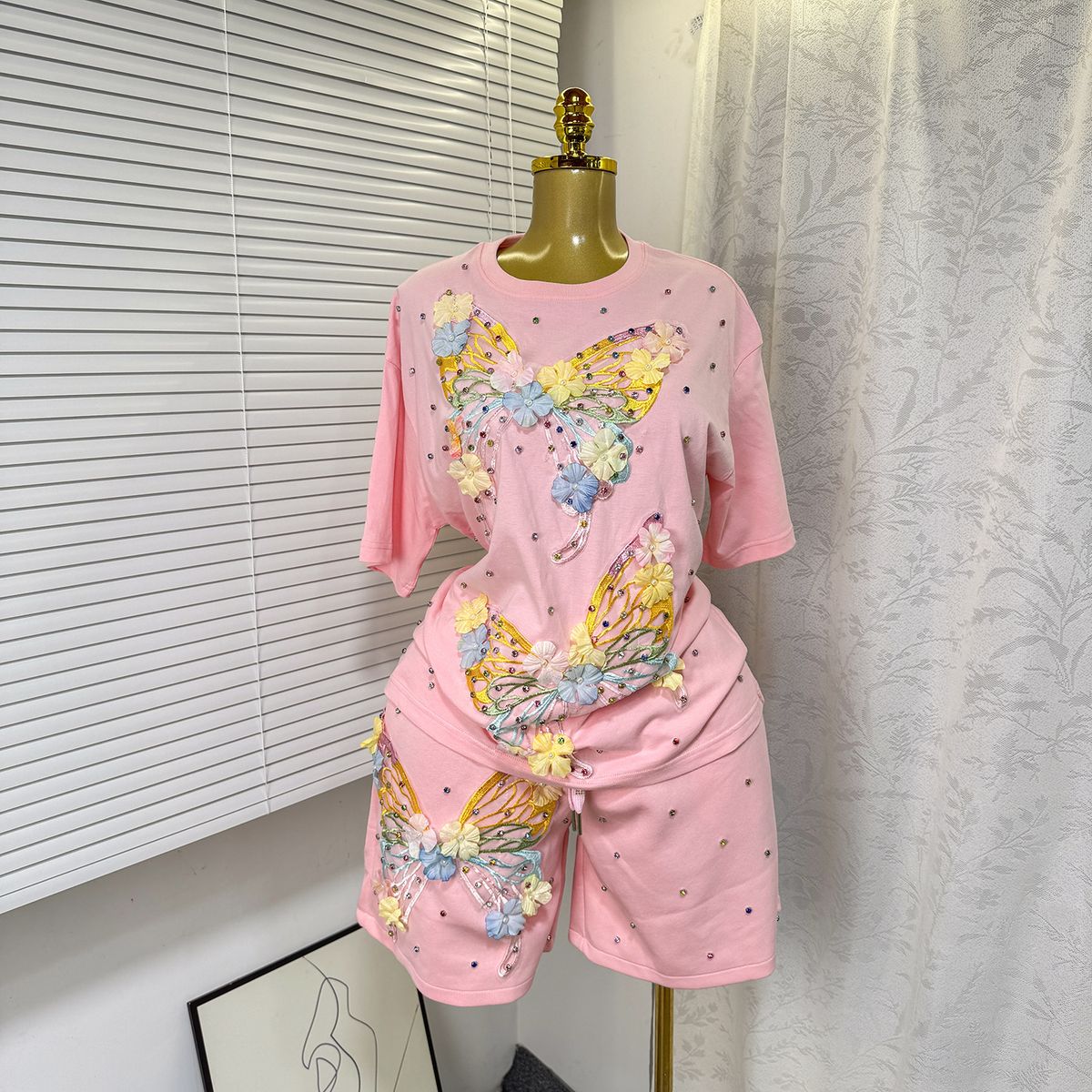 Women's Clothing Fashion Suit Butterfly Diamond Short Sleeved T Shirt Top Elastic Waist Wide Leg Shorts Two Piece Suit_ecoleips.com