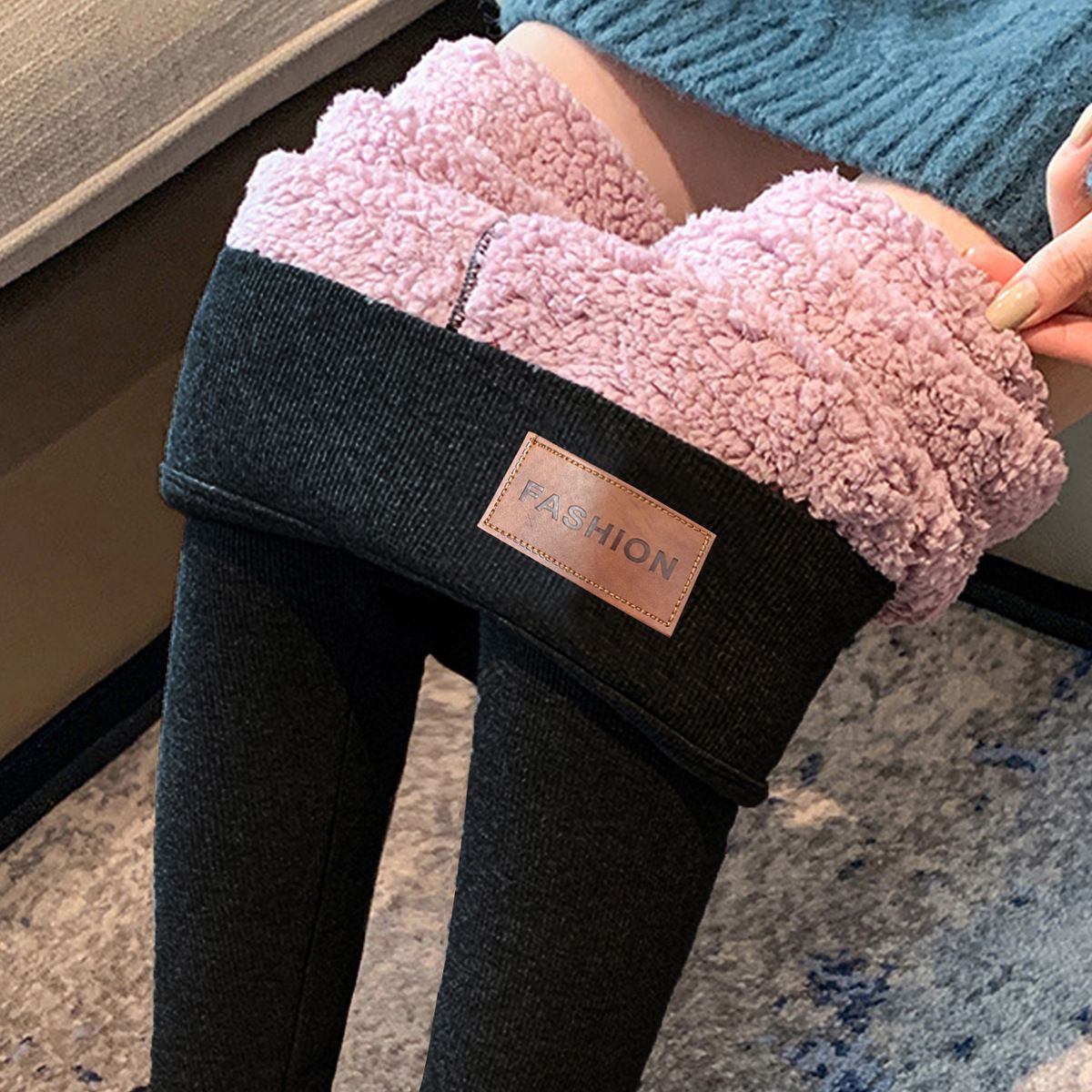 Plus Size Ultra Warm Fleece-Lined Leggings With High Waist & Leather Logo - Winter Thermal Tights For Women_ecoleips.com