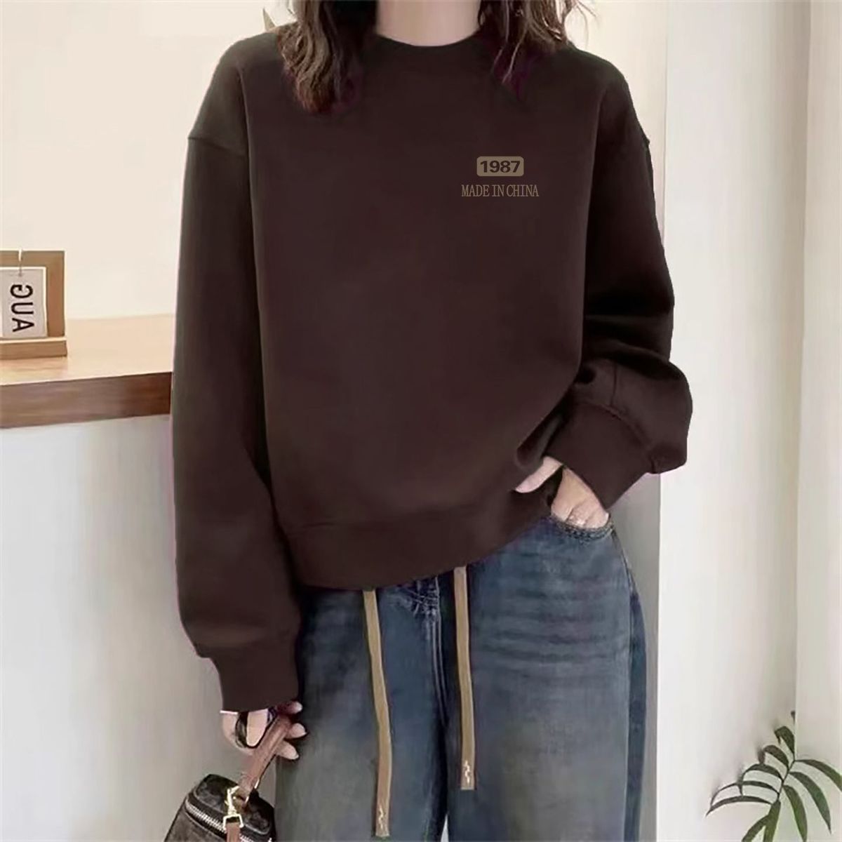 European-style Round-neck Fleece-lined Thickened Coffee-colored Sweatshirt For Women, New Autumn And Winter Model, Loose_ecoleips.com