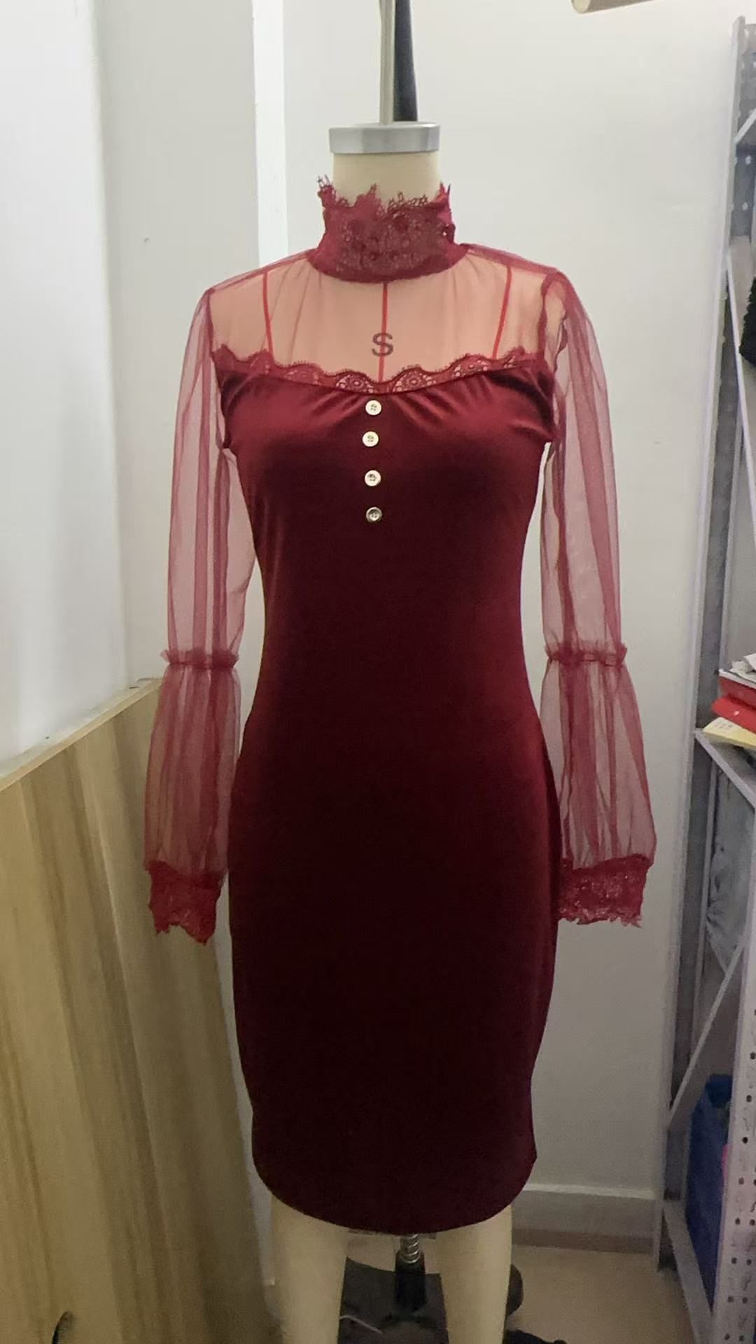 Vintage Lace Cuff Transparent Sleeve Polyester Velvet Mini Skirt - Elegant Floral Embroidery, Stretch Fit, Stacked Neckline, Mid Waist, Knee Length_ecoleips.com