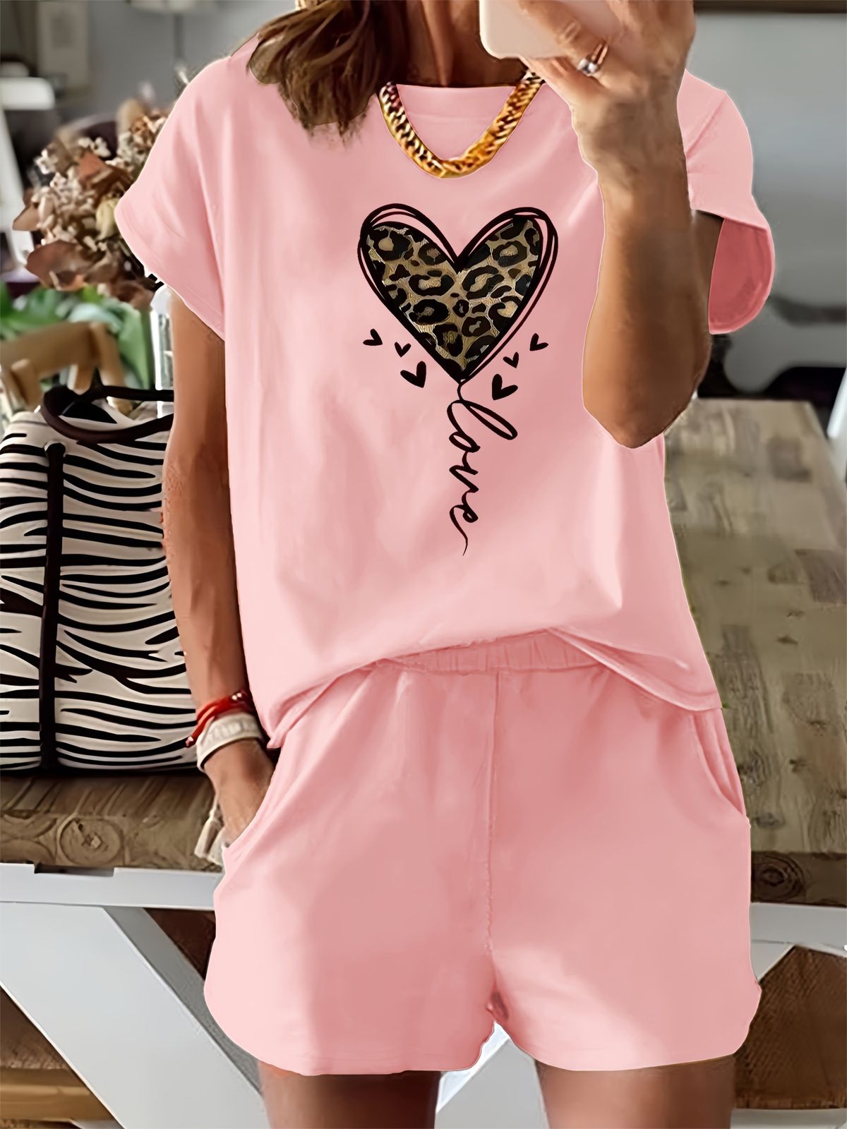 Women’s 2 Piece Outfit Set – Oversized Graphic T-Shirt And Biker Shorts Matching Set, Casual Summer Lounge Tracksuit For Daily Wear-332_ecoleips.com