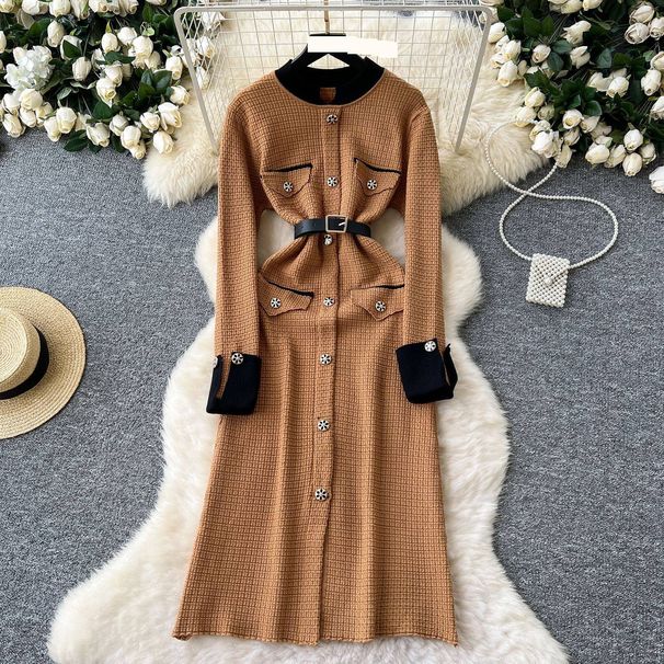 "Elegant Long Sleeve Maxi Dress With Metallic Buttons – Slim Waist & Side Slit For Timeless Sophistication"_ecoleips.com