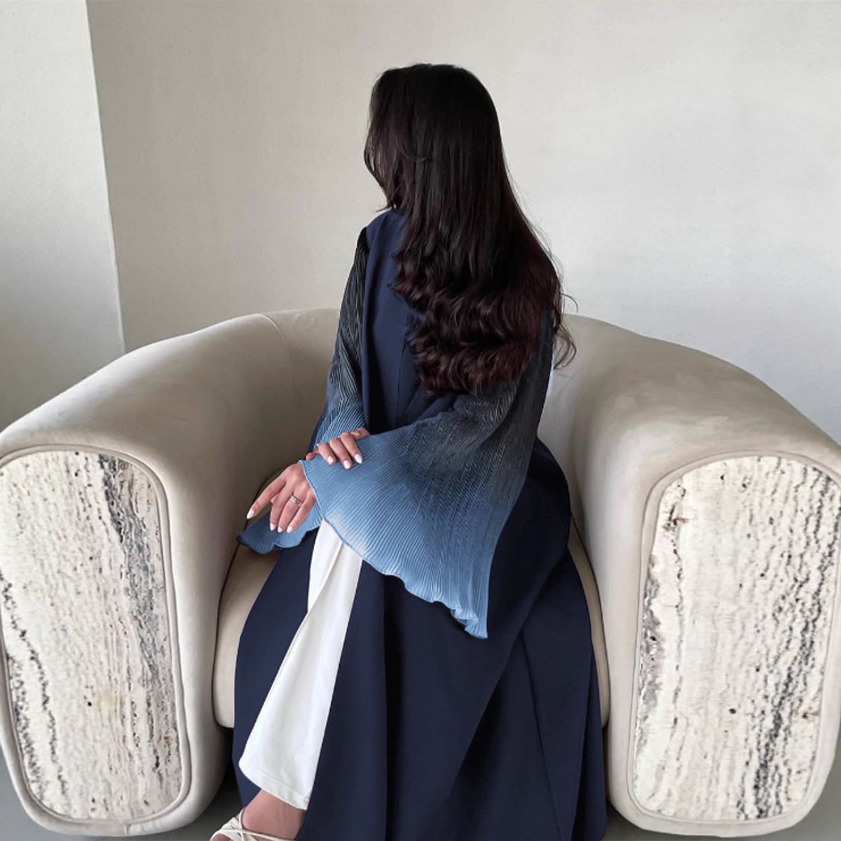 Elegant Muslim Abaya Dress With Gradient Bell Sleeves & Flowy Hem – Modest Long Dress For Women (Available In Wine Red & Navy Blue)_ecoleips.com