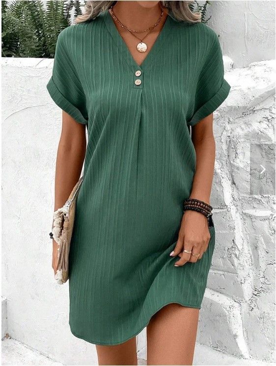 Women's V-Neck Solid-Color Buttoned Dress With A Comfortable, Casual Design_ecoleips.com