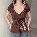 Vintage Retro Small Floral Embroidery Contrast Color V-neck Slim-fit Waist Design T-shirt, Intellectual And Slimming_ecoleips.com