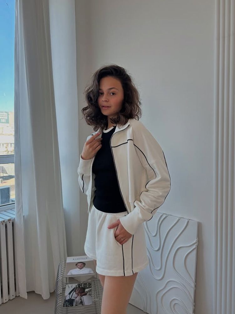 Casual Suit, Long-sleeved Zipper Lapel Top, Elastic Shorts, Striped Decorative Two-piece Set_ecoleips.com