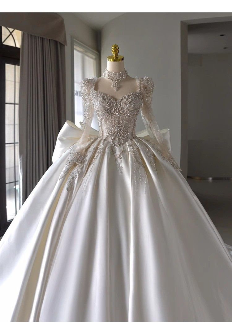 Women's Clothing Elegant French Satin Wedding Dress With Vintage Embroidery – Princess Ball Gown With Long Train & Deep V-Neck For Bride_ecoleips.com