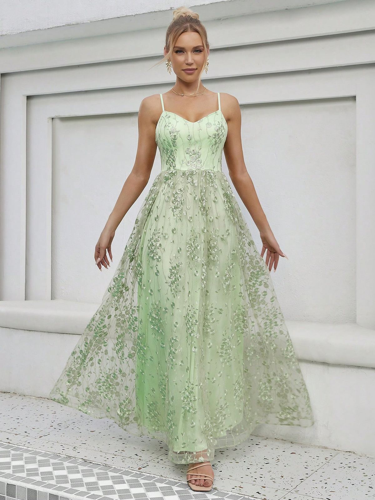 Women's V-neck suspender mesh embroidered backless elegant evening dress prom dress party dress bridesmaid dress_ecoleips.com