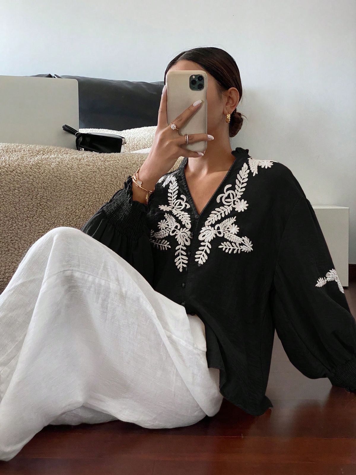 Women's V Neck Long Sleeve Top Heavy Embroidery Pearl Single Breasted European American Style Solid Color Lantern Top_ecoleips.com