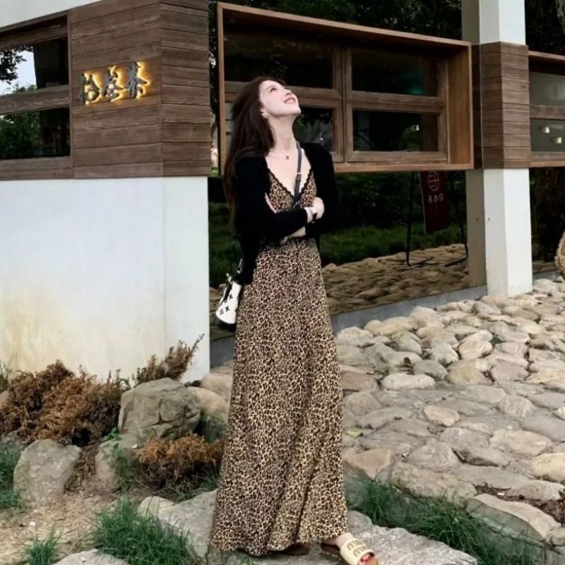 Fashion Suit Women With Leopard Print Strap Dress And Short Knitted Cardigan Two-Piece Set For Early Spring 2025_ecoleips.com