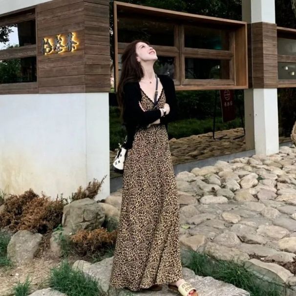 Fashion Suit Women With Leopard Print Strap Dress And Short Knitted Cardigan Two-Piece Set For Early Spring 2025_ecoleips.com