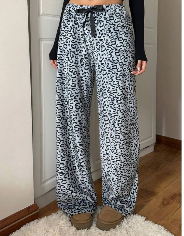 Fashionable Leopard Print Flannel Wide-Leg Pants For Women - Soft Polyester High-Waisted Lounge Trousers With Elastic Waistband_ecoleips.com