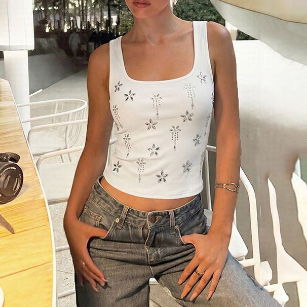 French-style Hot-selling Women's Clothing 2025 Winter Fashion Unique Slim-fit Cropped Top U-neck Knitted Vest For Women_ecoleips.com
