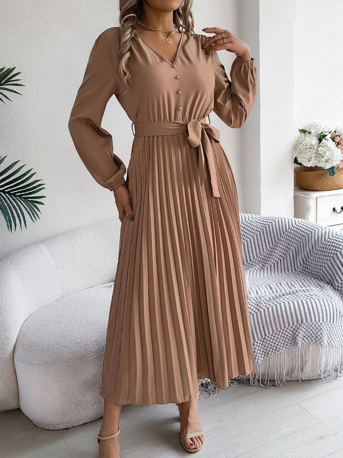 2026 Spring/Summer Elegant V-neck Buttoned Tie-Waist Pleated Long Dress Women's Clothing_ecoleips.com