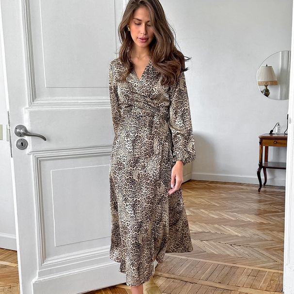 Aria Basics Aria Basics 2024 European American Autumn Satin Leopard Print Sleeve Cardigan Long Nightgown Soft And Comfortable Women's Homewear_ecoleips.com
