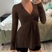 American Retro Style Solid Color V-neck Long-sleeve T-shirt For Women With Irregular Pleats, Slim Fit And_ecoleips.com
