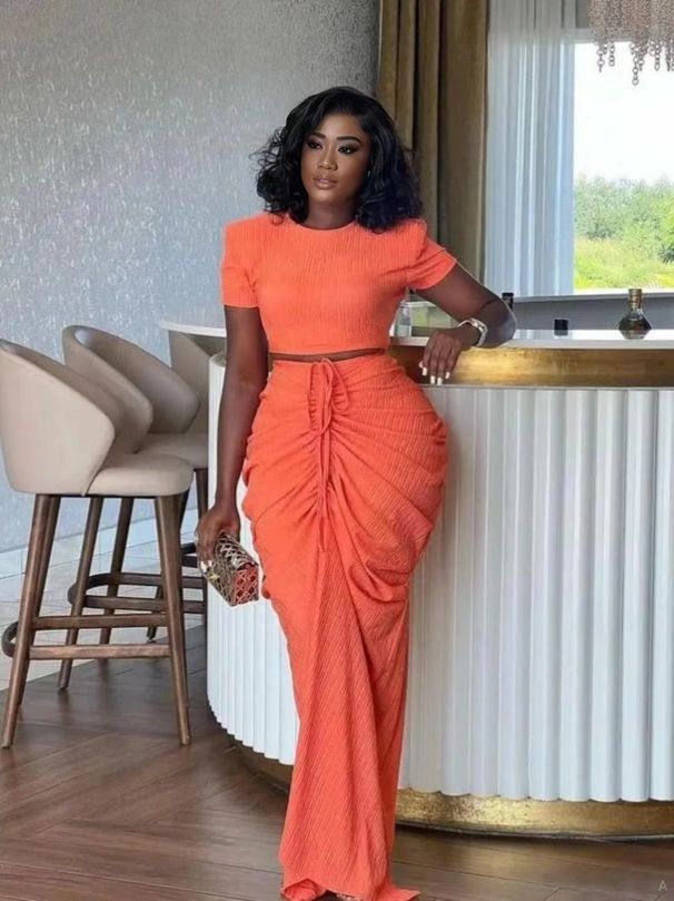 European And American New Women's Tight Sexy Pleated Short Sleeved Top Drawstring Pleated Skirt Two Piece Set_ecoleips.com