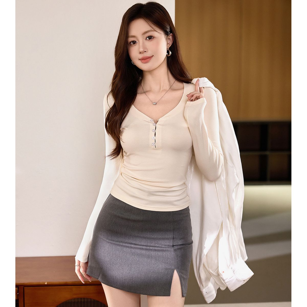 2025 #Superior Selection # Unique Button Design T-Shirt For Women 2025 Autumn New Slim Fit Spicy Girl Sexy Long Sleeve Top_ecoleips.com
