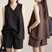 Women's Fashion Two-Piece Set Summer New Design V-Neck Sleeveless Top And Relaxed Shorts Casual Outfit_ecoleips.com