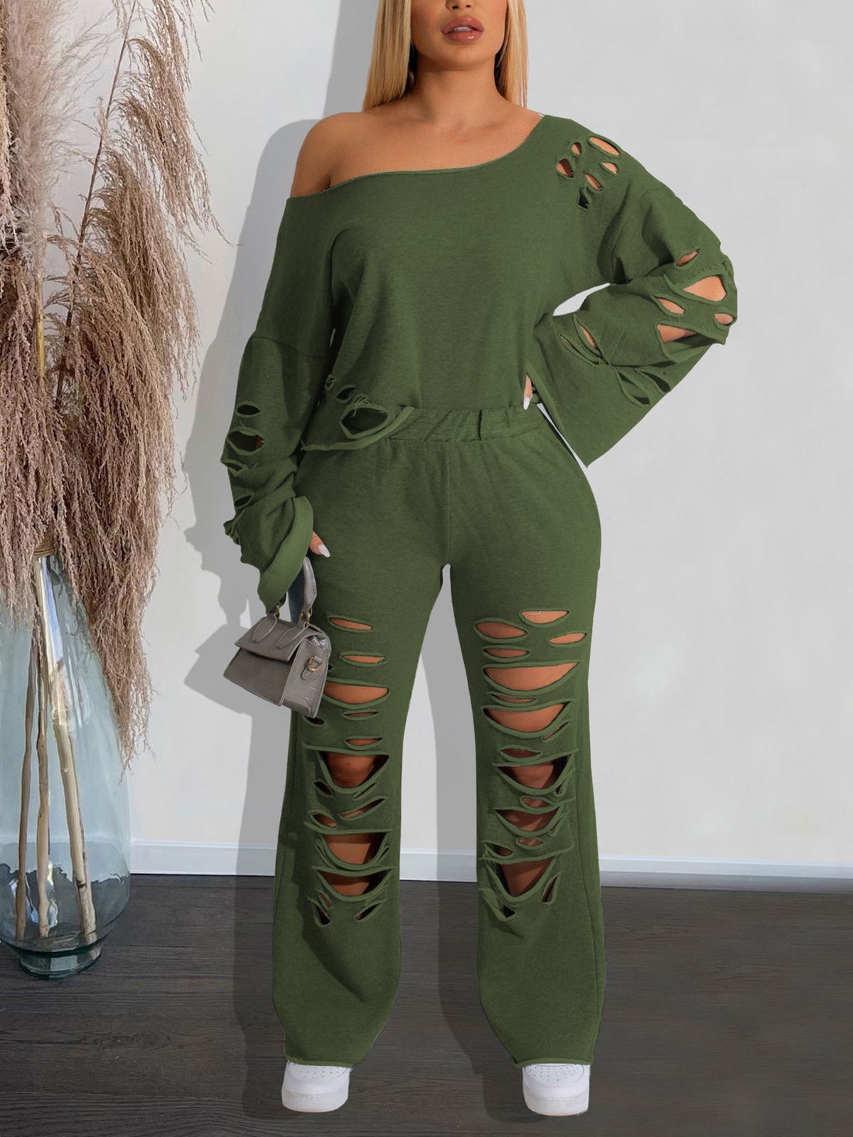 Edgy Two-Piece Streetwear Set – Distressed Ripped Jeans & Off-Shoulder Hoodie, Oversized Grunge Outfit For Women_ecoleips.com