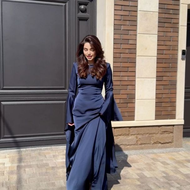 Women's Clothing Autumn And Winter Big Swing Sleeve Evening Dress_ecoleips.com