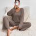 New Autumn/Winter Trend: Knit-Trimmed Long-Sleeve V-Neck Sweater With Loose-Fitting Casual Design_ecoleips.com