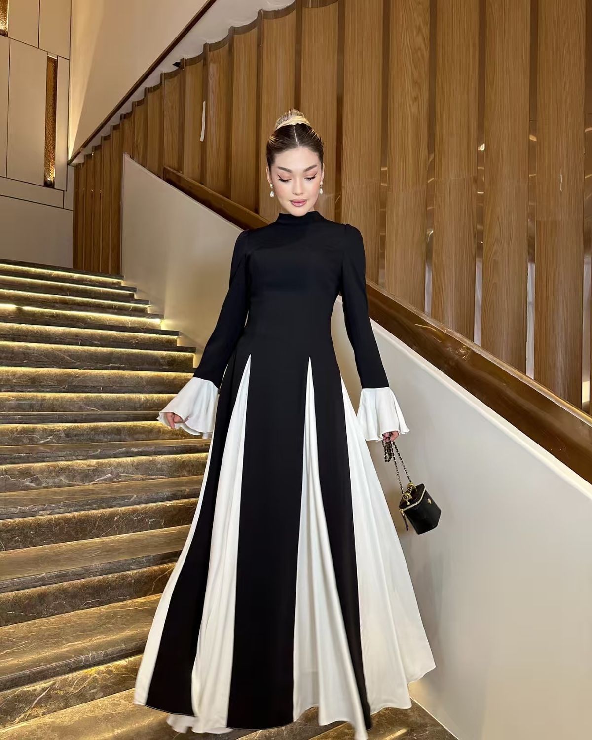 Modest Abaya Dress Effortless Elegance – Flared Sleeve Color-Block Wrap Dress With Waist-Defining Silhouette, Versatile Day-to-Night Staple_ecoleips.com