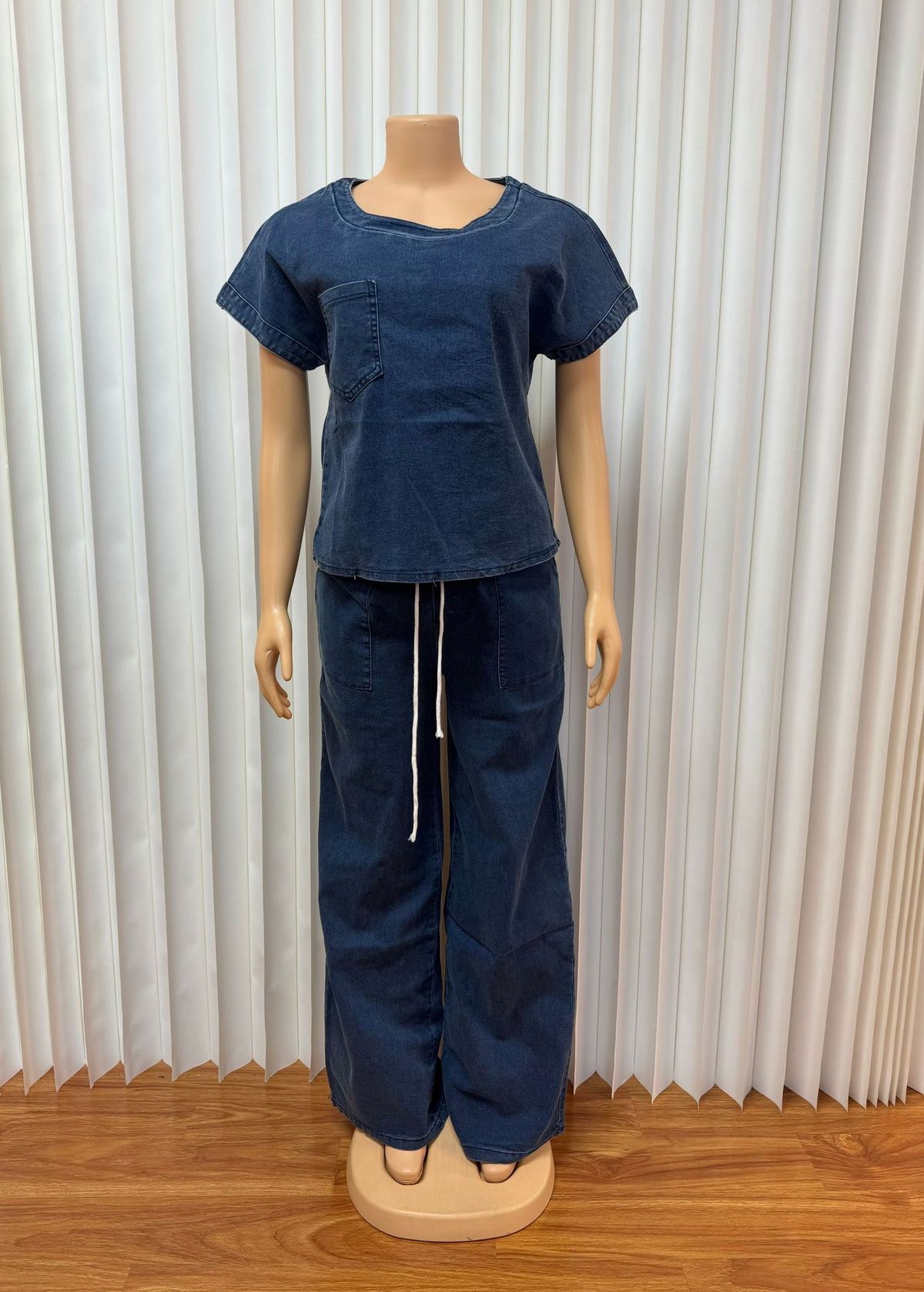 Women's Style Denim Set Round Neck Short Sleeve Top With Tie Waist Loose Straight Leg Trousers_ecoleips.com