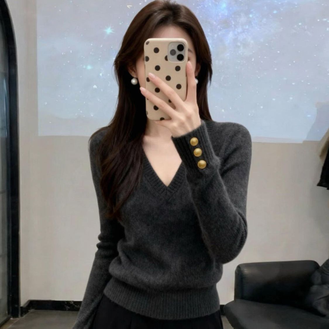 French-style Elegant Gray V-neck Sweater For Women, Autumn/winter 2026 New Model, Can Be Worn An Outer Layer Or As A_ecoleips.com