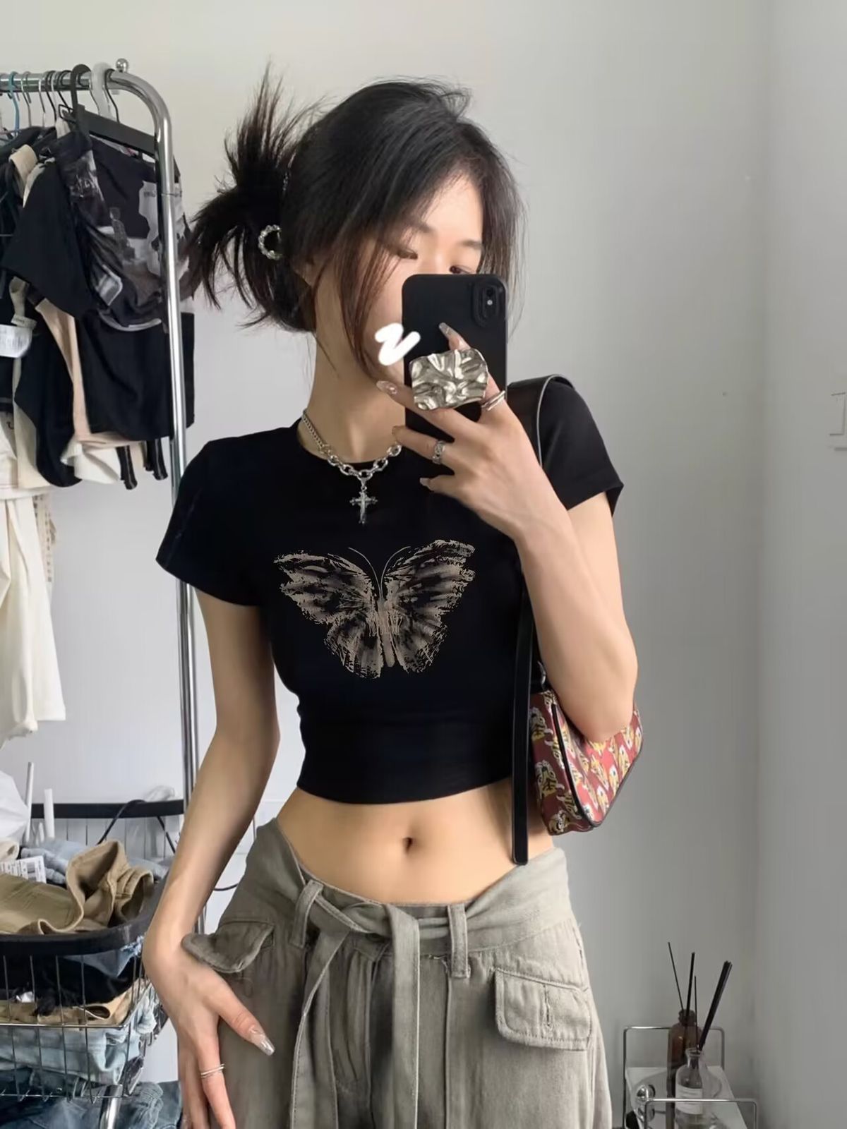Women's American Retro Black Off-Shoulder Short Sleeve T-Shirt French Style Cinched Waist Top Sweet And Spicy Summer Dopamine Inducing Outfit_ecoleips.com