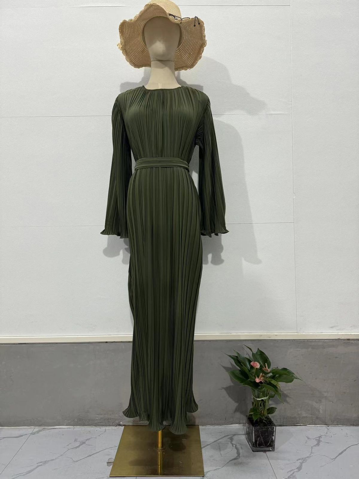 Elegant Midi Dress With Flared Sleeves & Pleated Detail, Women’S Long Sleeve Maxi Dress, Minimalist Aesthetic, Fall Fashion, Casual To Formal Wear_ecoleips.com