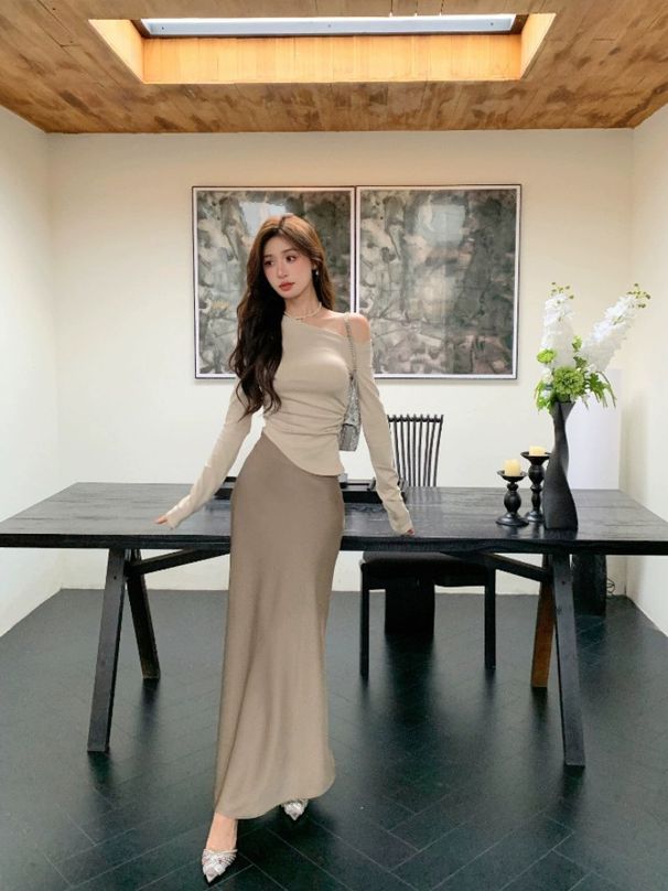 Pure & Chic Long-Sleeve Top & Midi Skirt Set – Autumn/Winter Elegance In Light Khaki & Champagne_ecoleips.com
