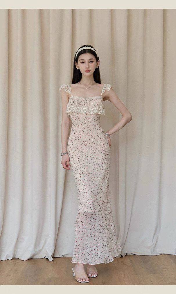2026 Summer Wear French Lace Splicing Floral Suspender Dress Seaside Vacation Style Long Dress_ecoleips.com