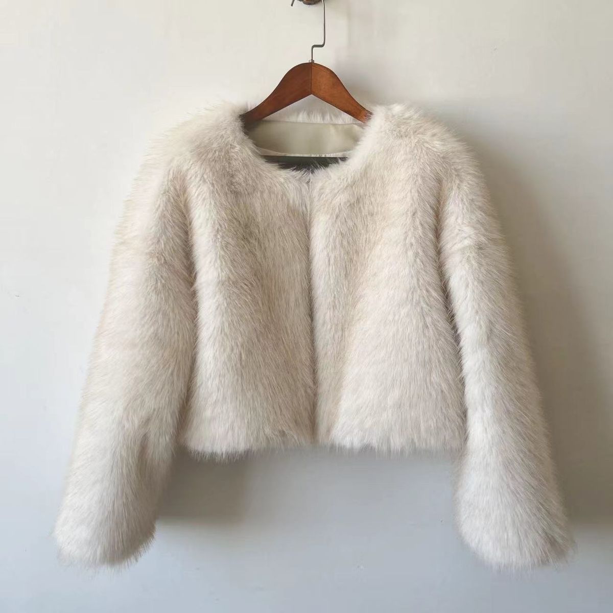 Oversized Faux Fox Fur Coat Women's - Streetwear Cropped Jacket With Round Neck, Vegan Fur Coat For Casual Chic (Coffee/White/Black/Gold-Tipped)_ecoleips.com