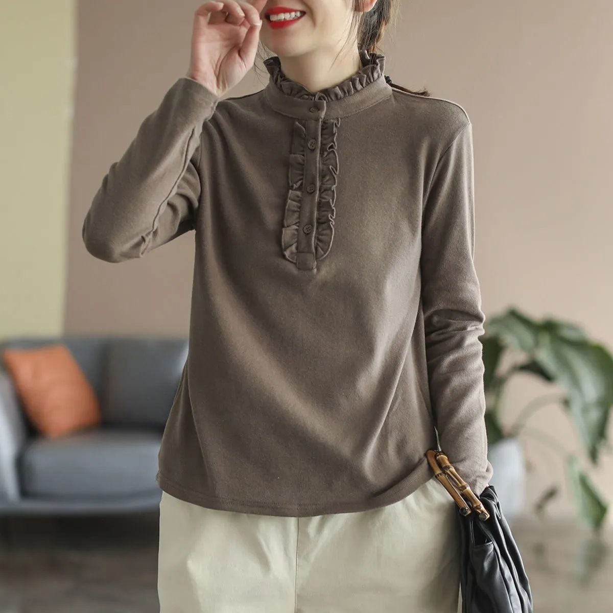 The Derong Monochrome Design Women's Autumn/Winter Outfit Features A Top That Covers The Abdomen, Creating An Artistic L_ecoleips.com