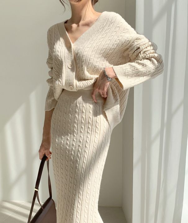 Elegant Knit Sweater & Midi Skirt Set – Soft Pastel Tones, High-Waisted Flare Hem (Office-to-Date Outfit, Spring/ Fall Essential)_ecoleips.com