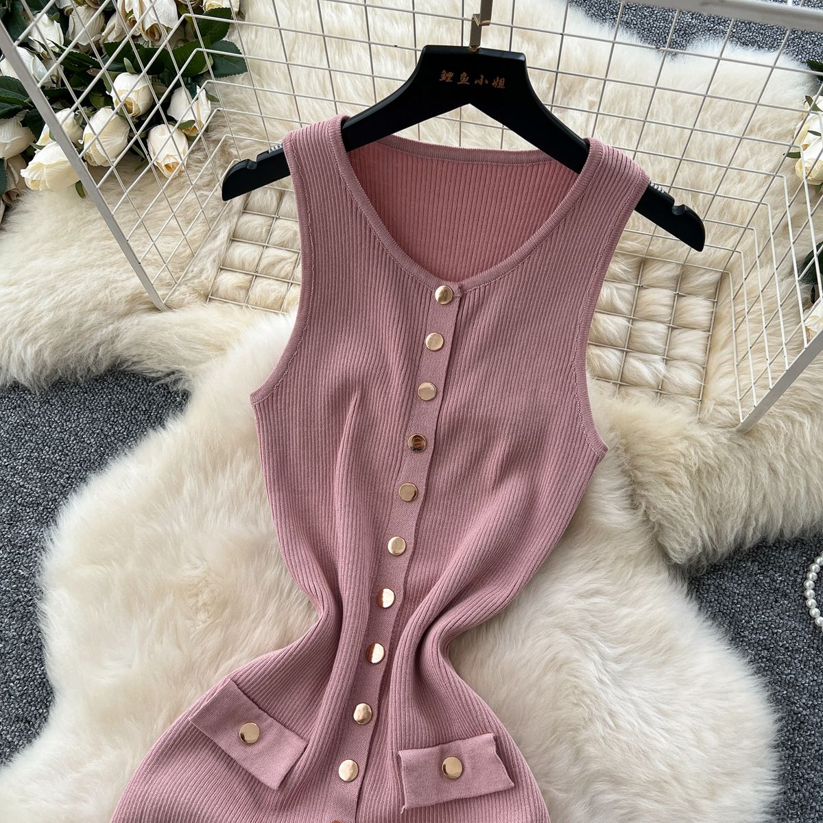 2025 New Women Chic Fashion With Golden Buttons Knitted Midi Dress O Neck Sleeveless Female Dresses Vestidos Mujer_ecoleips.com