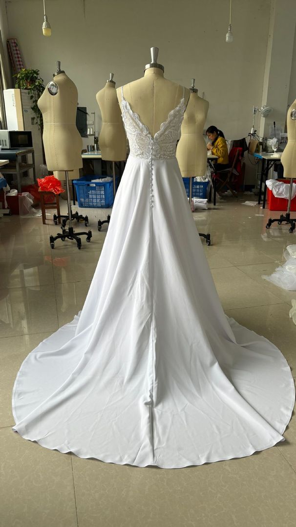 Wedding Dress Summer New Style Deep Collar Hollow Fishtail Water Soluble Lace Trailing Wedding Dress_ecoleips.com