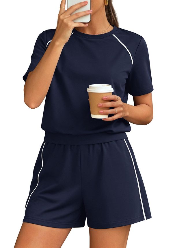Women's Short Sleeve T-Shirt And Shorts Set Casual Two Piece Outfit for Travel Lounge And Light Exercise_ecoleips.com
