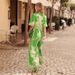"Trendy Floral Print V-Neck Jumpsuit – Lightweight Short Sleeve Romper For Women (Sizes S-XL, Green)"_ecoleips.com