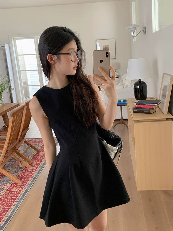High Sense Daughter Wind Waist Dress, Socialite Bottom Sleeveless Vest Skirt A Word Small Black Dress Short_ecoleips.com