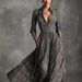 A Chic Autumn/Winter Dress With Retro Plaid Pattern, A Flowing Long Skirt, And A V-Neckline In A French-Inspired Style._ecoleips.com