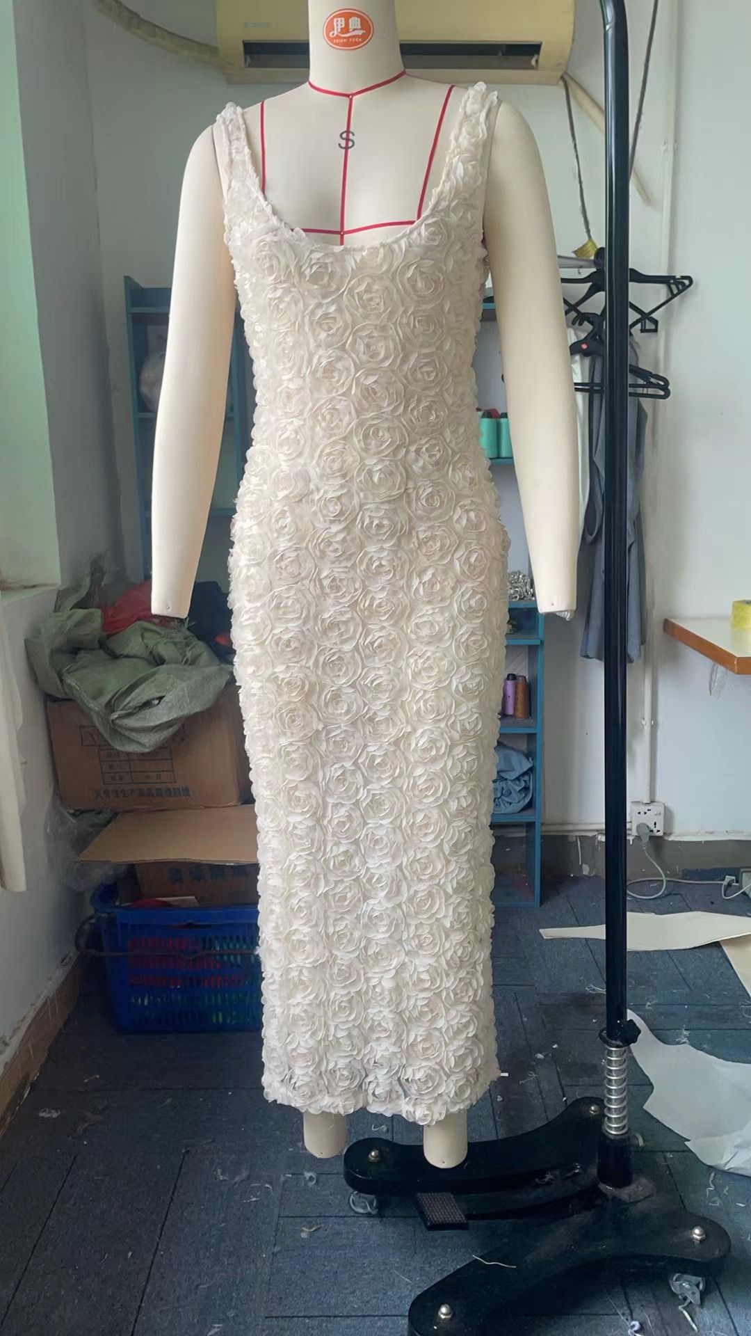 2024 European And American Style French Rich Lady Fashion With Three-dimensional Flowers, Sexy High-waisted Slim-fit_ecoleips.com