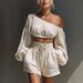 Women's French Style Relaxed off Shoulder Long Sleeve Top And High Waisted Ruffled Shorts Set Casual Short Outfit_ecoleips.com