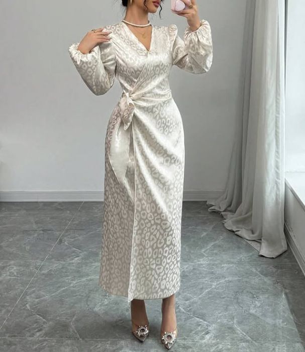 V-Neck Flutter Sleeve Belted Leopard Print Dress – French Chic & Adjustable Waist_ecoleips.com
