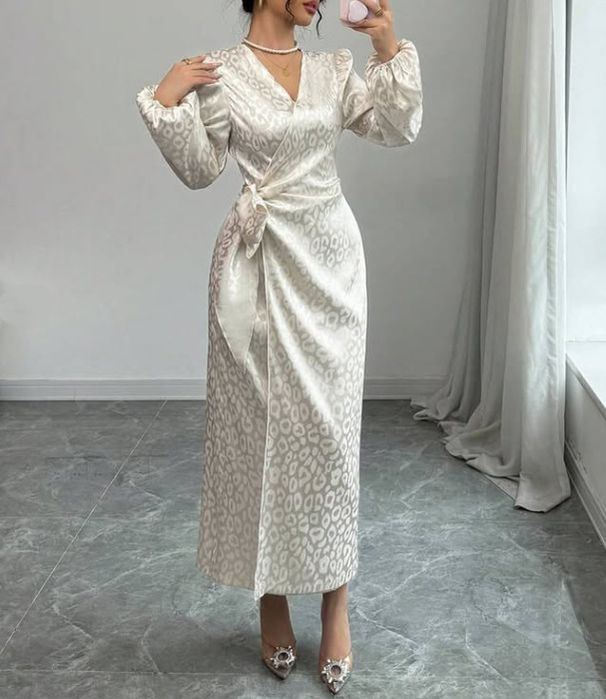 V-Neck Flutter Sleeve Belted Leopard Print Dress – French Chic & Adjustable Waist_ecoleips.com