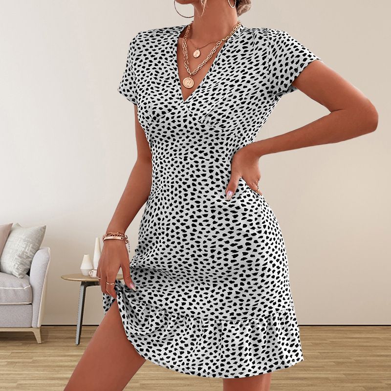 Women Stylish Beachwear Dress Loose‑Fit Silhouette With V‑Neck & Bohemian Vacation Print_ecoleips.com